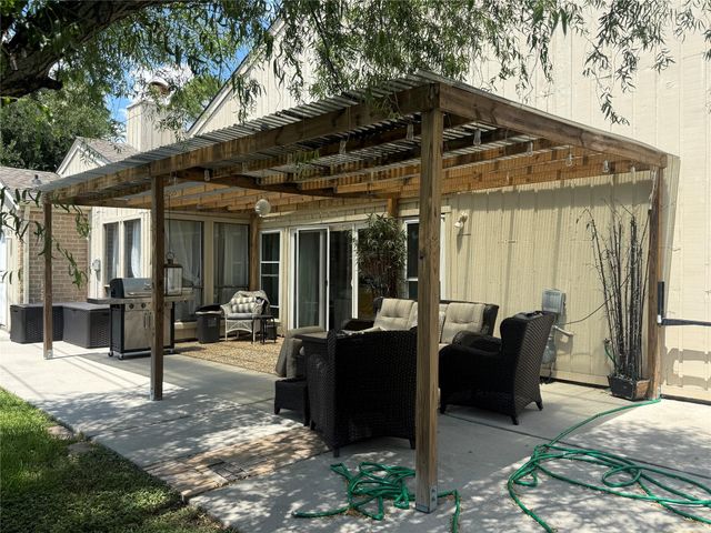 2358 Binley Drive, Houston, TX 77077