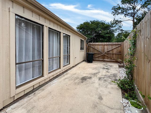 2358 Binley Drive, Houston, TX 77077