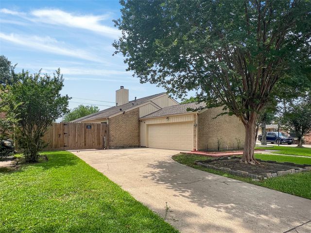 2358 Binley Drive, Houston, TX 77077