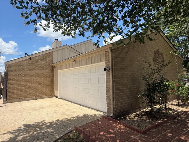 2358 Binley Drive, Houston, TX 77077