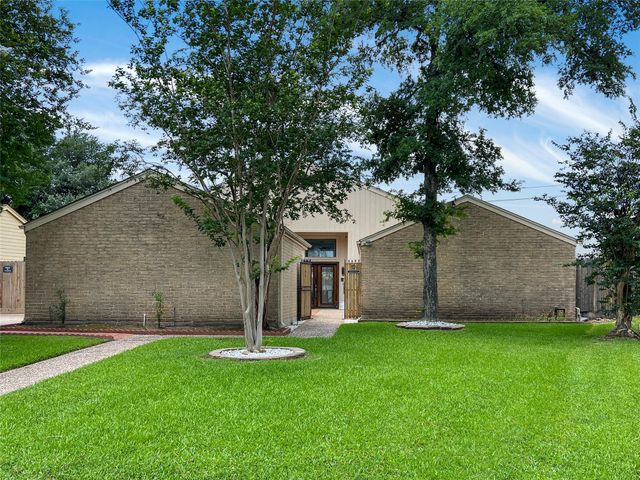 2358 Binley Drive, Houston, TX 77077