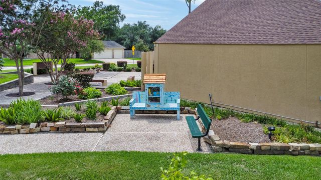 2358 Binley Drive, Houston, TX 77077