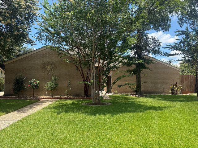 2358 Binley Drive, Houston, TX 77077