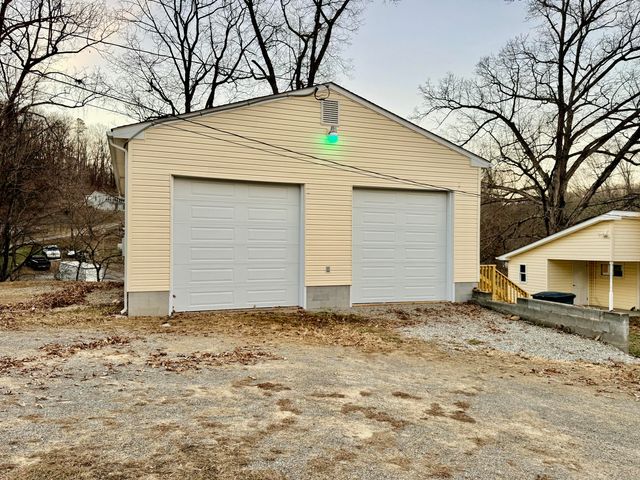 3715 Sandlewood RD, Roanoke, VA 24018