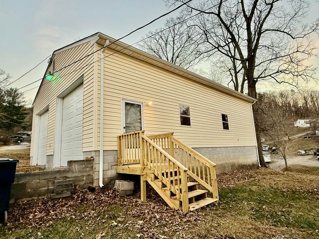 3715 Sandlewood RD, Roanoke, VA 24018