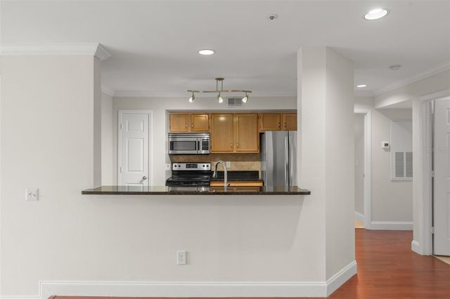 490 N PIN OAK PLACE 216, Longwood, FL 32779