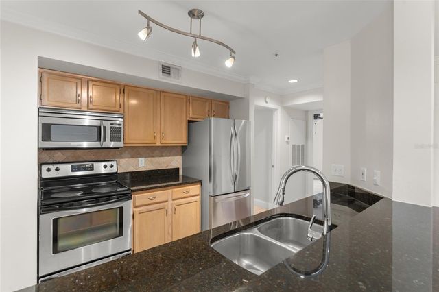 490 N PIN OAK PLACE 216, Longwood, FL 32779