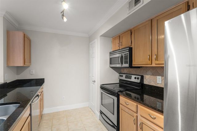 490 N PIN OAK PLACE 216, Longwood, FL 32779