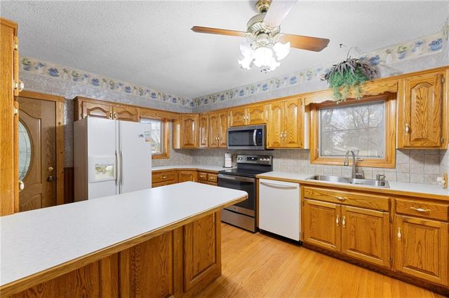 602 Oak Street, Wellsville, KS 66092