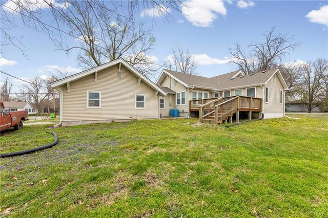 602 Oak Street, Wellsville, KS 66092