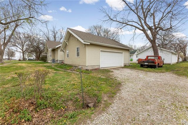 602 Oak Street, Wellsville, KS 66092