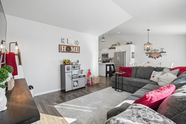 1710 67th Avenue S, Fargo, ND 58104