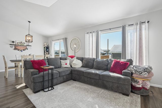 1710 67th Avenue S, Fargo, ND 58104