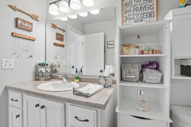 1710 67th Avenue S, Fargo, ND 58104