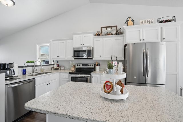 1710 67th Avenue S, Fargo, ND 58104