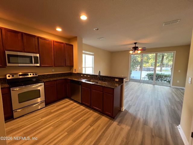 3593 HARTSFIELD FOREST Circle, Jacksonville, FL 32277