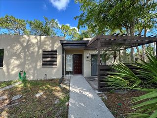 209 Pinebrook DR, Fort Myers, FL 33907