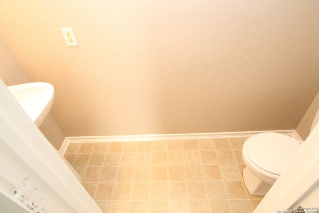 9715 AMBER LEDGE, San Antonio, TX 78245