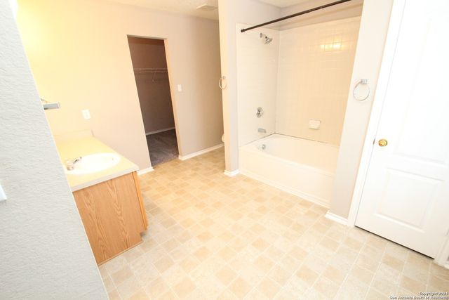 9715 AMBER LEDGE, San Antonio, TX 78245