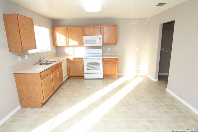 9715 AMBER LEDGE, San Antonio, TX 78245