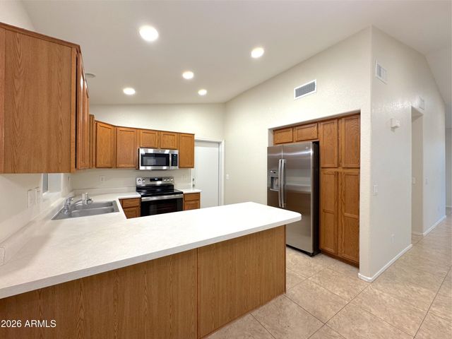 1051 S HONEYSUCKLE Lane, Gilbert, AZ 85296