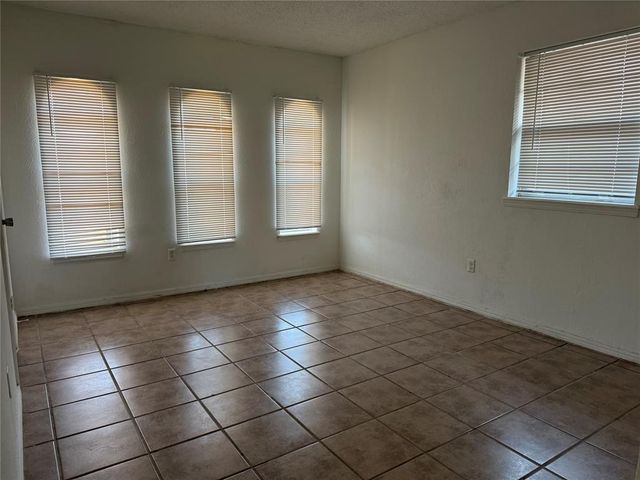 109 S PATTERSON Drive, Moore, OK 73160