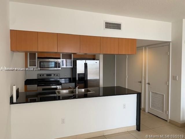 1750 N Bayshore Dr 2806, Miami, FL 33132