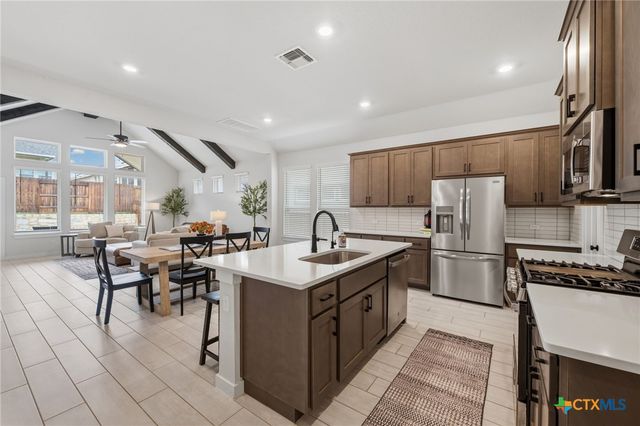 1612 Seekat Drive, New Braunfels, TX 78132