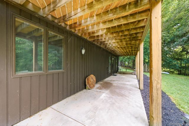 842 Route 284, Westtown, NY 10998