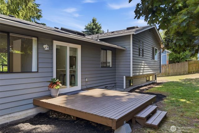 33709 28th Avenue SW, Federal Way, WA 98023