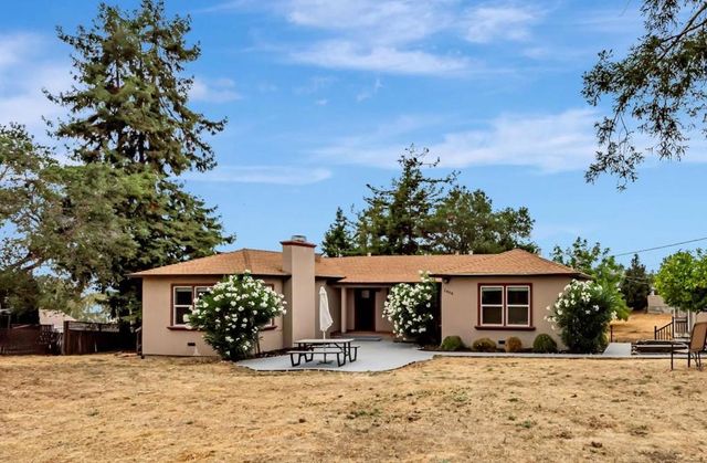 2468 Hidden Lane, Hayward, CA 94541