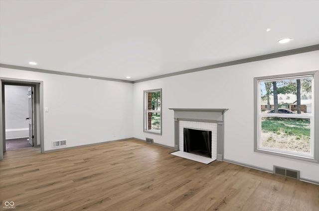 10465 Woodlawn Drive, Carmel, IN 46280