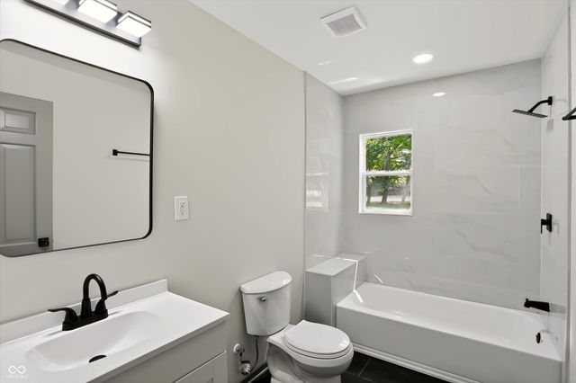 10465 Woodlawn Drive, Carmel, IN 46280