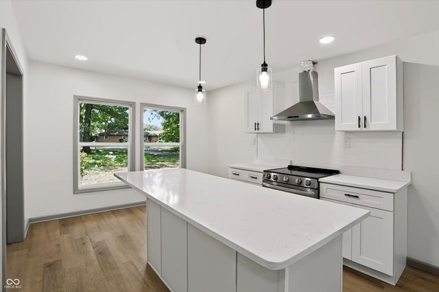 10465 Woodlawn Drive, Carmel, IN 46280