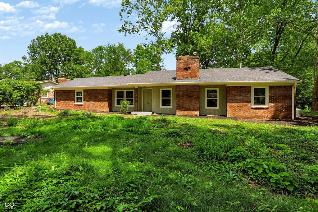 10465 Woodlawn Drive, Carmel, IN 46280