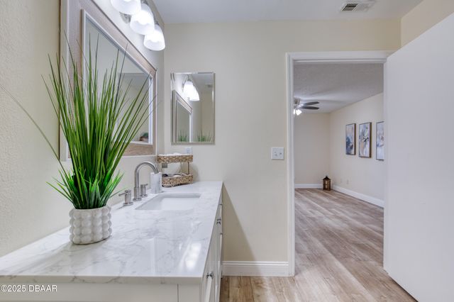 678 Wellington Station Blvd Apt 60, Ormond Beach, FL 32174