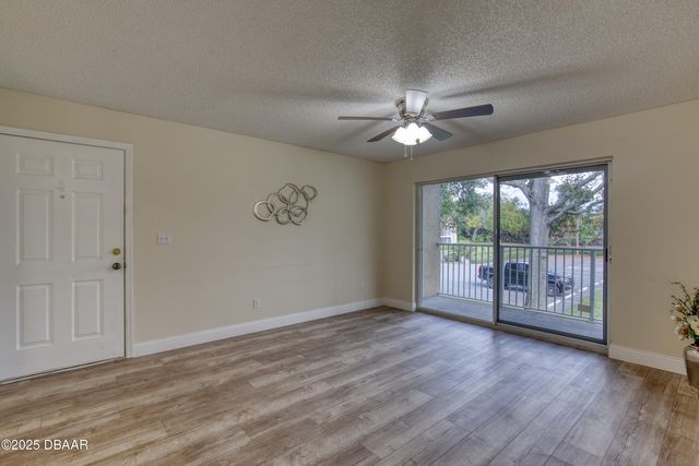 678 Wellington Station Blvd Apt 60, Ormond Beach, FL 32174