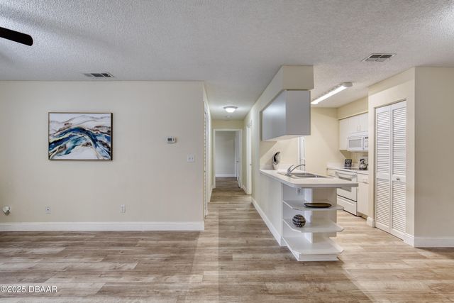 678 Wellington Station Blvd Apt 60, Ormond Beach, FL 32174