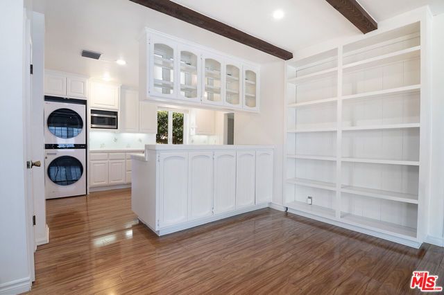 12100 Marine Street, Los Angeles, CA 90066