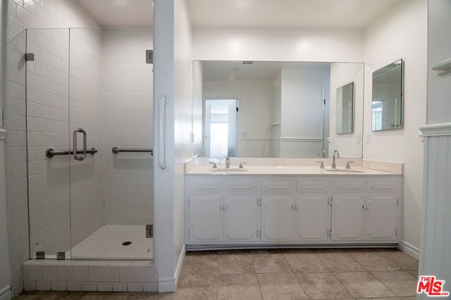 12100 Marine Street, Los Angeles, CA 90066