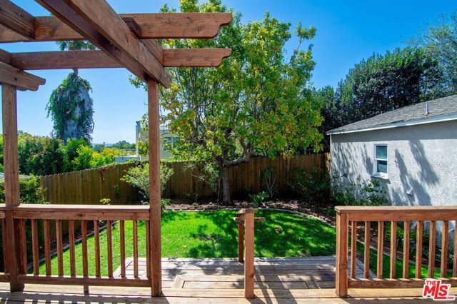 12100 Marine Street, Los Angeles, CA 90066