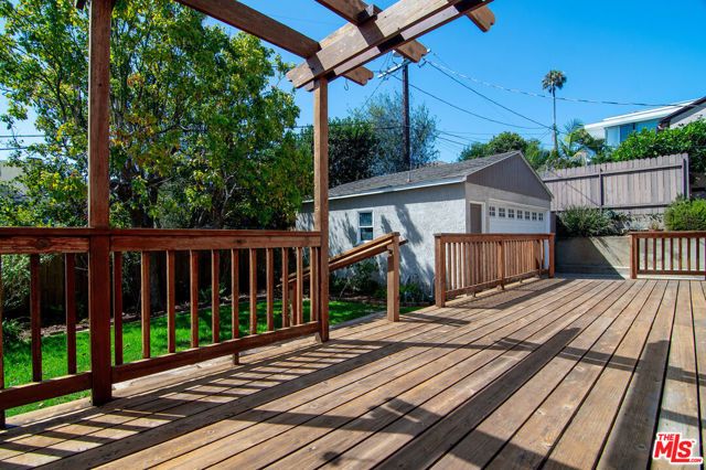 12100 Marine Street, Los Angeles, CA 90066