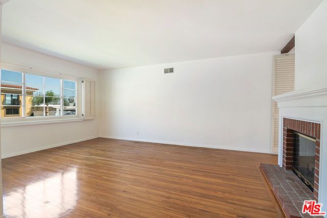 12100 Marine Street, Los Angeles, CA 90066