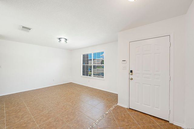 9046 Camino Rey, San Antonio, TX 78245