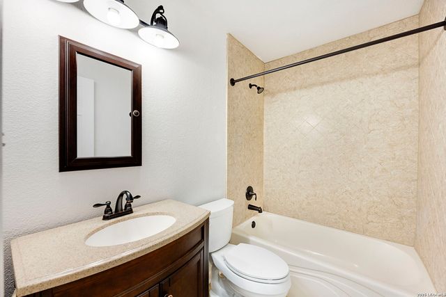 9046 Camino Rey, San Antonio, TX 78245
