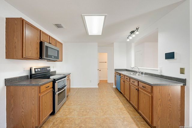 9046 Camino Rey, San Antonio, TX 78245