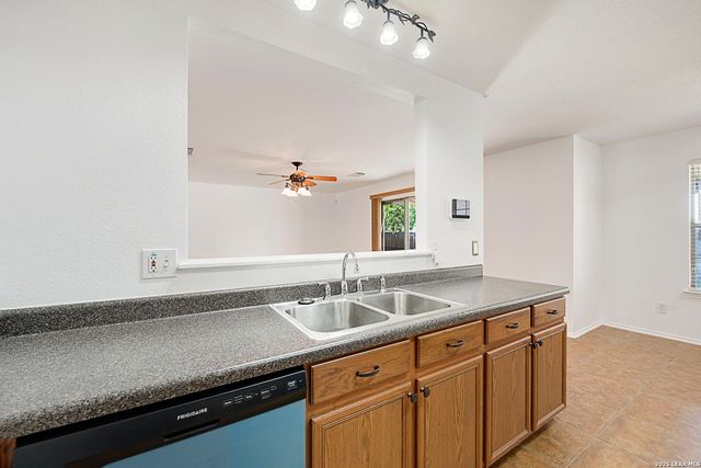 9046 Camino Rey, San Antonio, TX 78245
