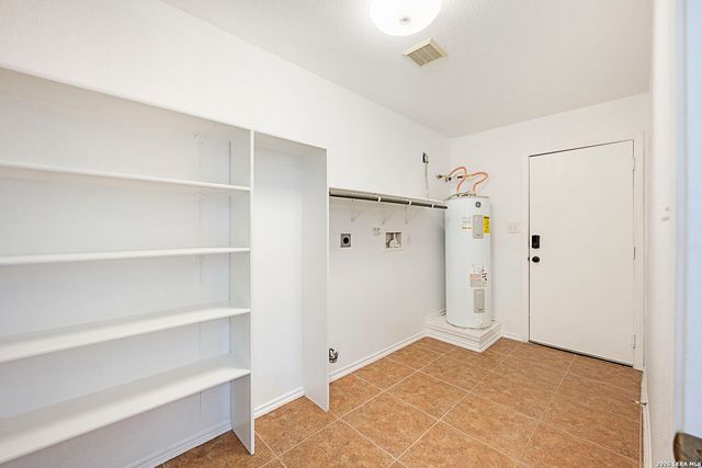 9046 Camino Rey, San Antonio, TX 78245