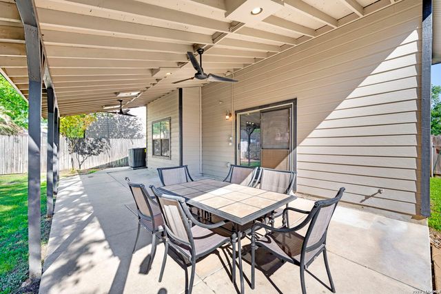 9046 Camino Rey, San Antonio, TX 78245