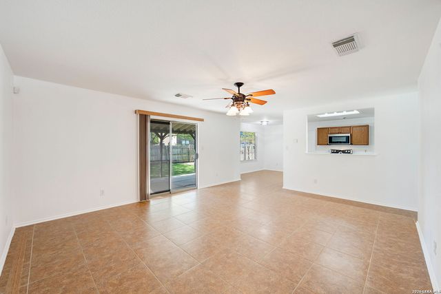 9046 Camino Rey, San Antonio, TX 78245